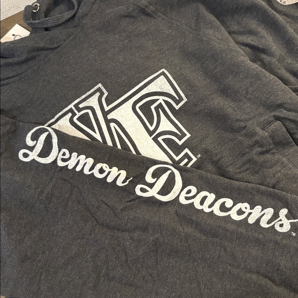 NWT [camp david] Wake Forest Demon Deacons NCAA Pullover Hoodie Women’s Small - Picture 5 of 11